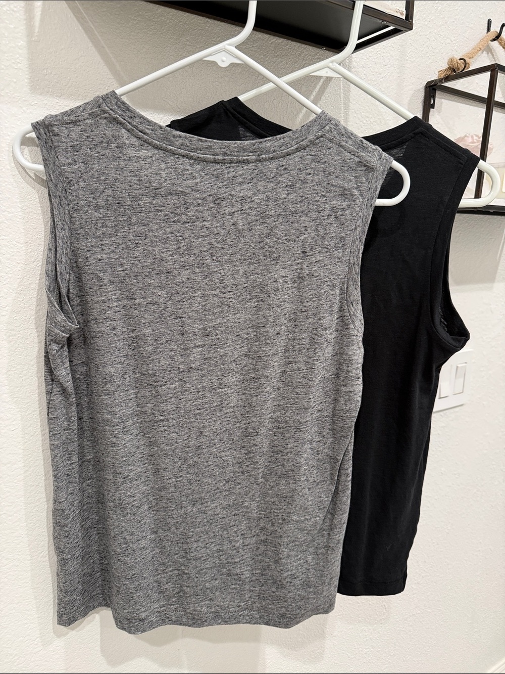 Madewell Gray & Black Sleeveless Pocket Tank Tops - Picture 2 of 6